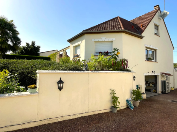 Pavillon spacieux à Saint-Quentin avec jardin et sous-sol