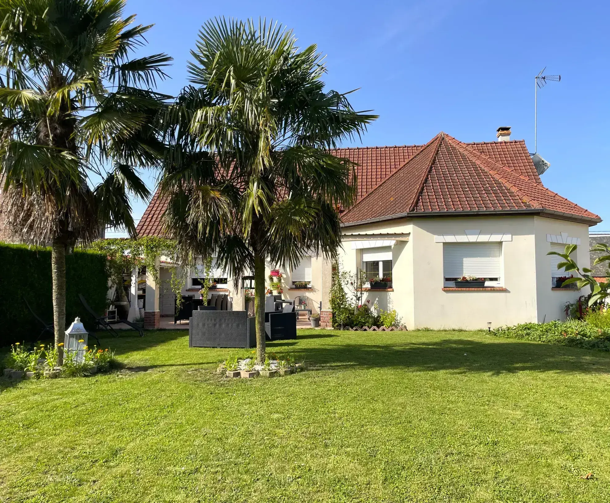 Pavillon spacieux à Saint-Quentin avec jardin et sous-sol 