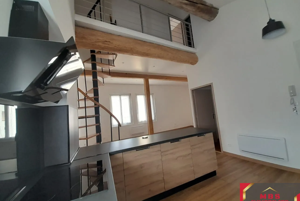 Immeuble à vendre avec 2 appartements et garage à Pia 