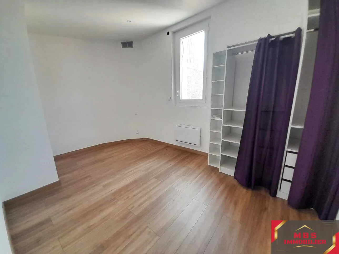 Immeuble à vendre avec 2 appartements et garage à Pia 