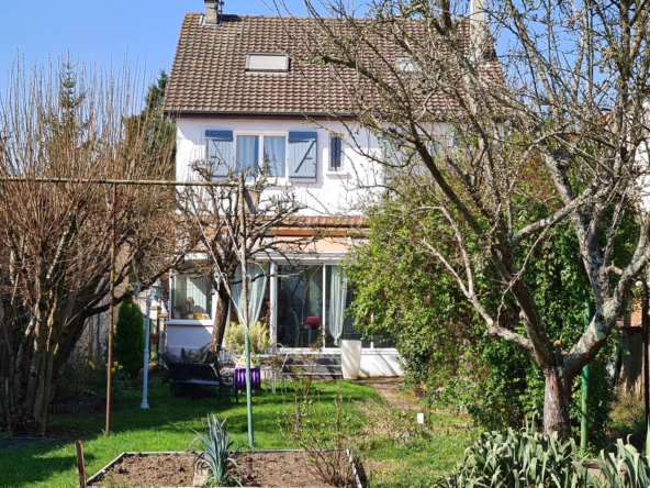 Maison individuelle à Nevers - 160 m², 6 chambres, jardin clos