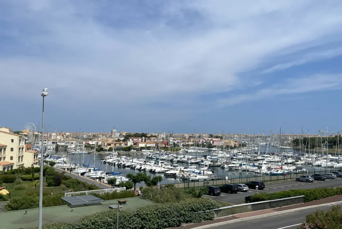 Appartement lumineux avec vue sur le port à vendre au Cap d'Agde 