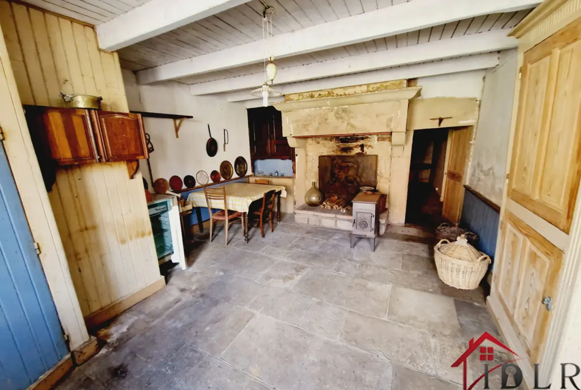 Maison Vigneronne Historique à Chatillon-sur-Saône avec Vue Exceptionnelle 