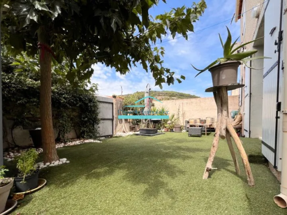 Maison à vendre à Frontignan avec vue sur la Gardiole et piscine