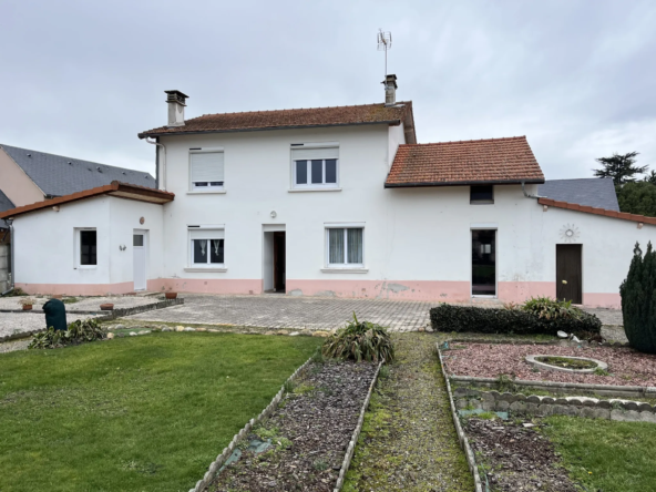 Maison spacieuse à vendre à Bazet - 143 m² avec dépendances