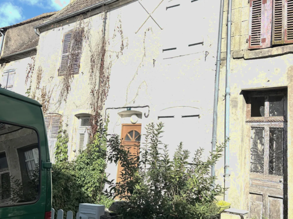 Maison à vendre à St Saulge - 76 m² avec loyer de murs commerciaux