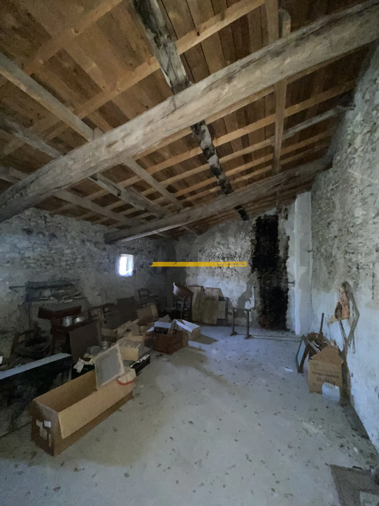 Maison de caractère à vendre à Espeluche avec fort potentiel de rénovation 