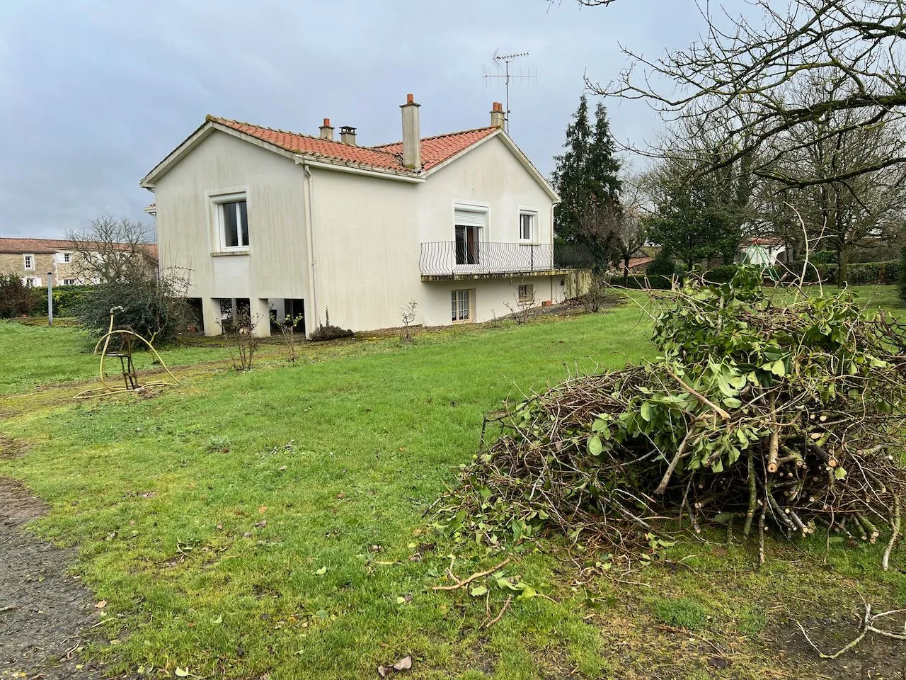 Maison agréable à Thiré - 118 m² habitables avec jardin 