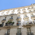 Charmant studio à vendre près de la Mairie du 18ème à Paris