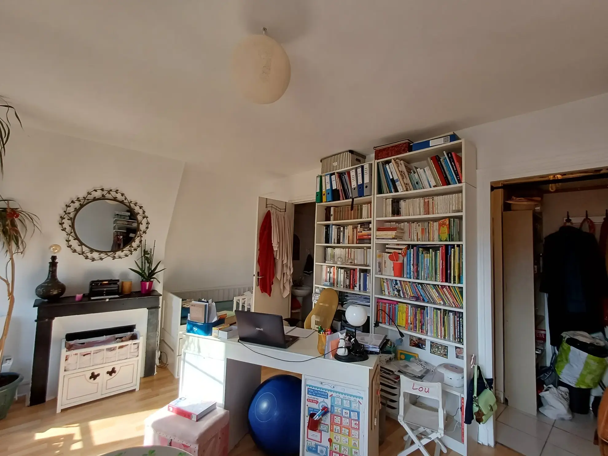 Charmant studio à vendre près de la Mairie du 18ème à Paris 