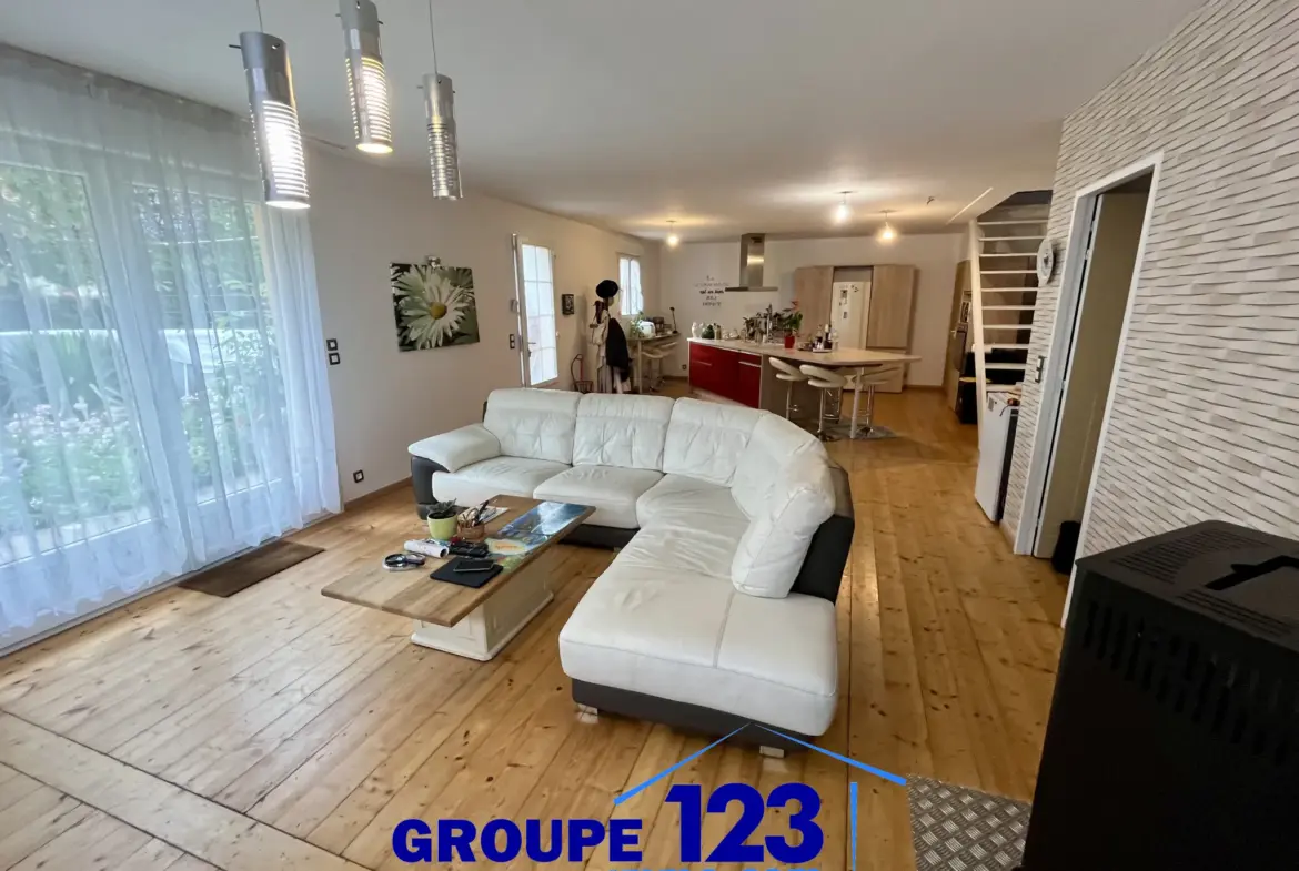 Maison contemporaine avec vie de plain-pied à Appoigny - 122 m² 