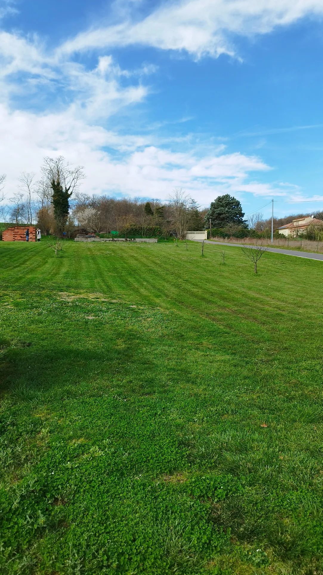 Terrain constructible de 799 m² à Saint-Sulpice-Sur-Lèze 