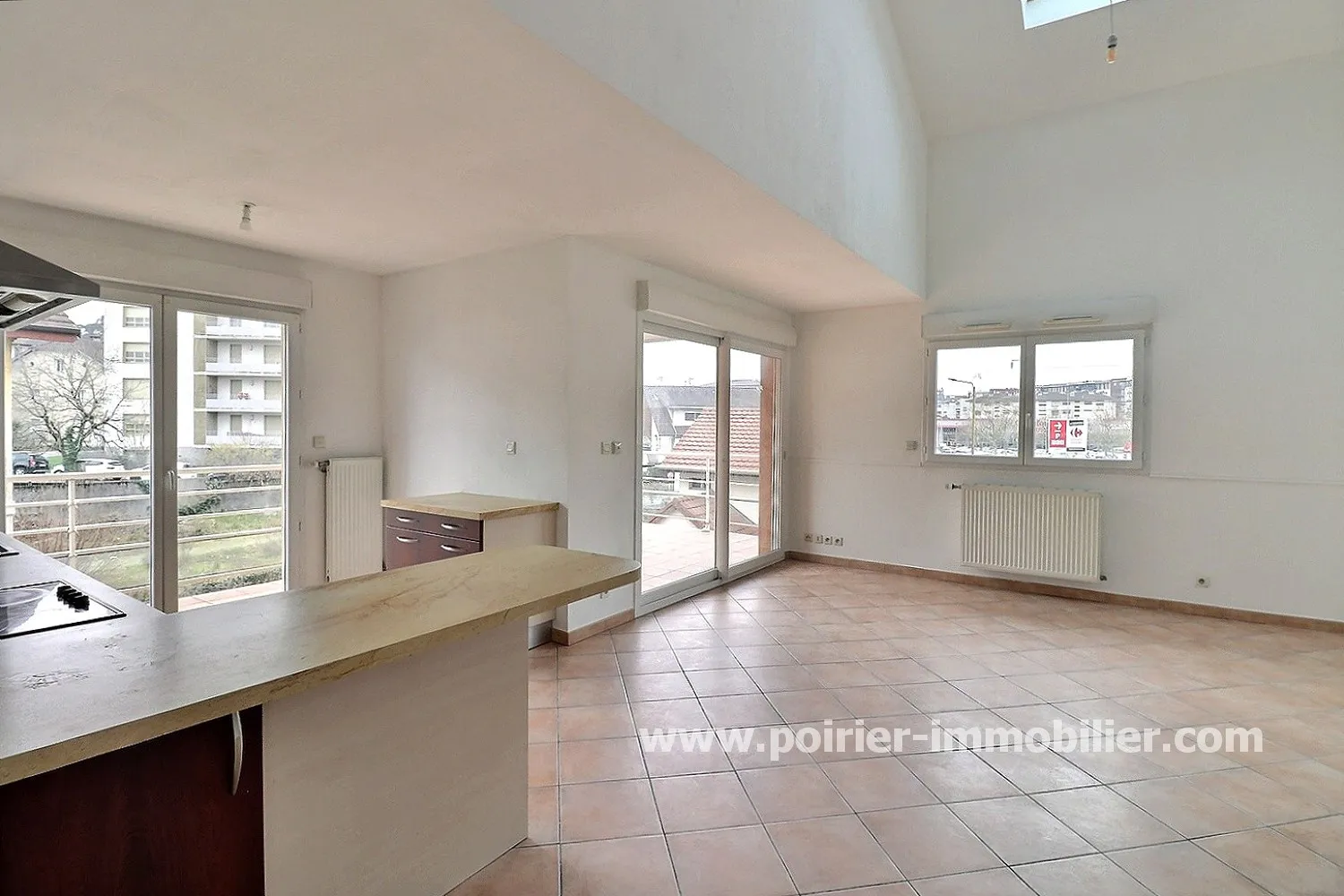 Duplex T4 lumineux à Thonon-les-Bains avec terrasse et garage 