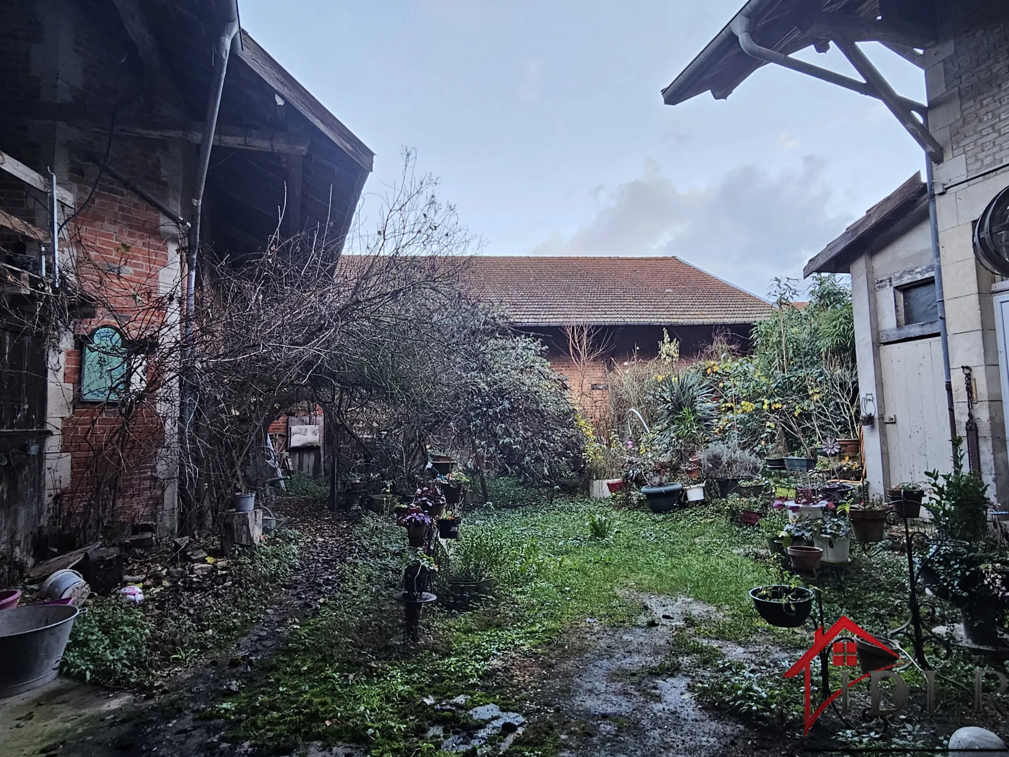 Corps de ferme avec potentiel à Heiltz-le-Maurupt 