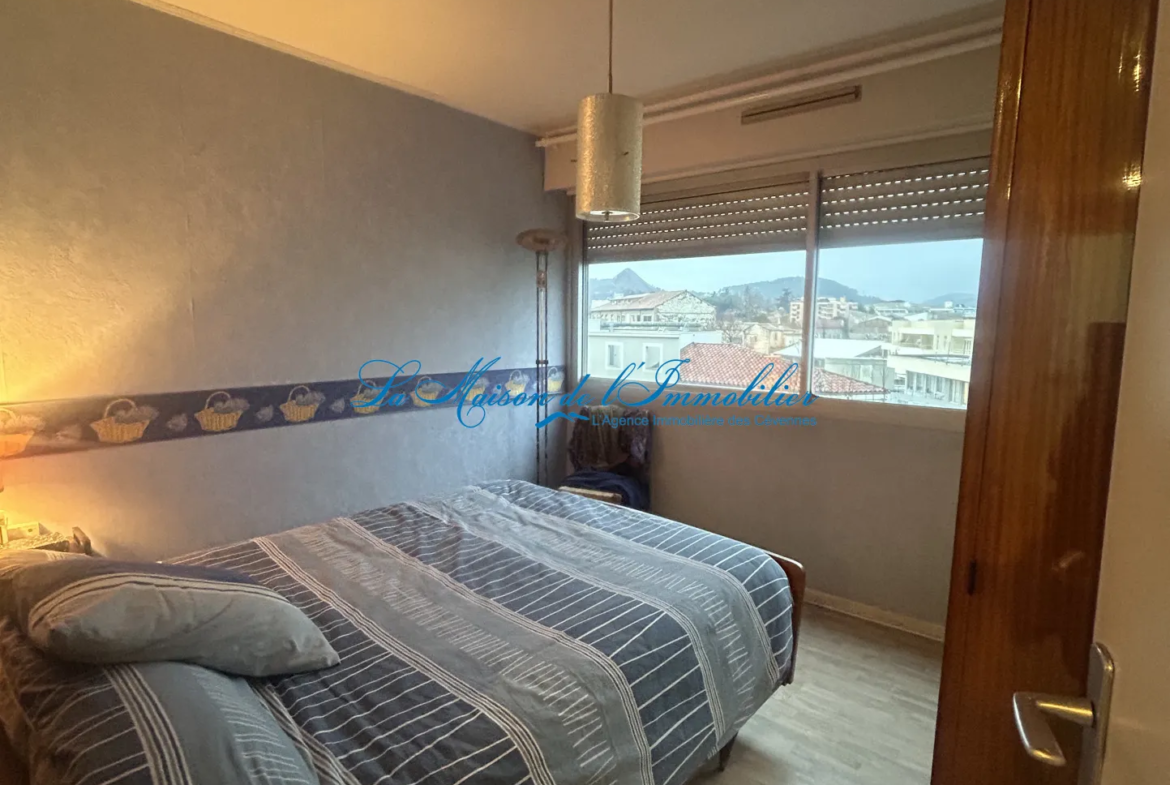 À vendre : Appartement F4 avec terrasse et parking à Alès 