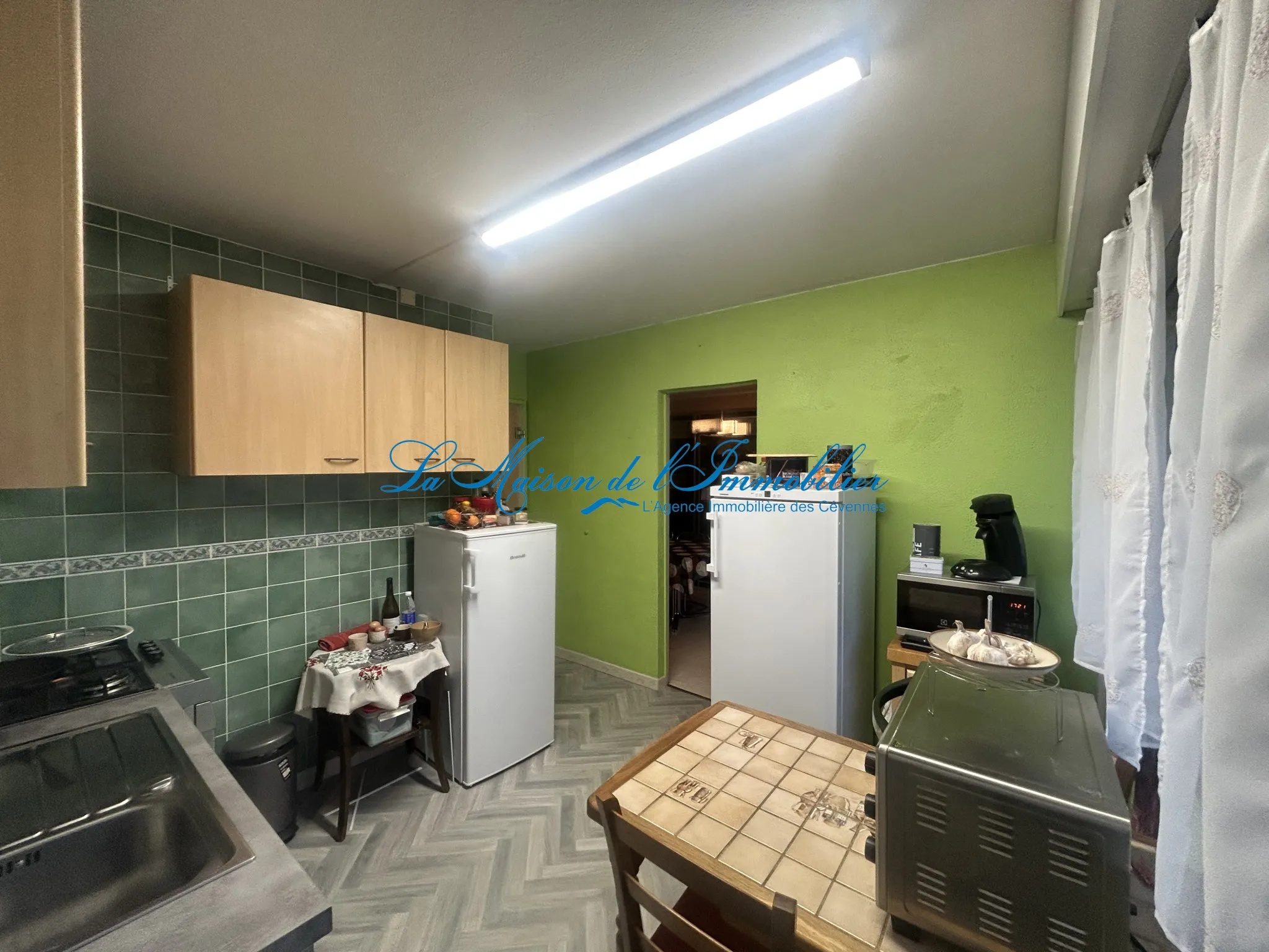 À vendre : Appartement F4 avec terrasse et parking à Alès 