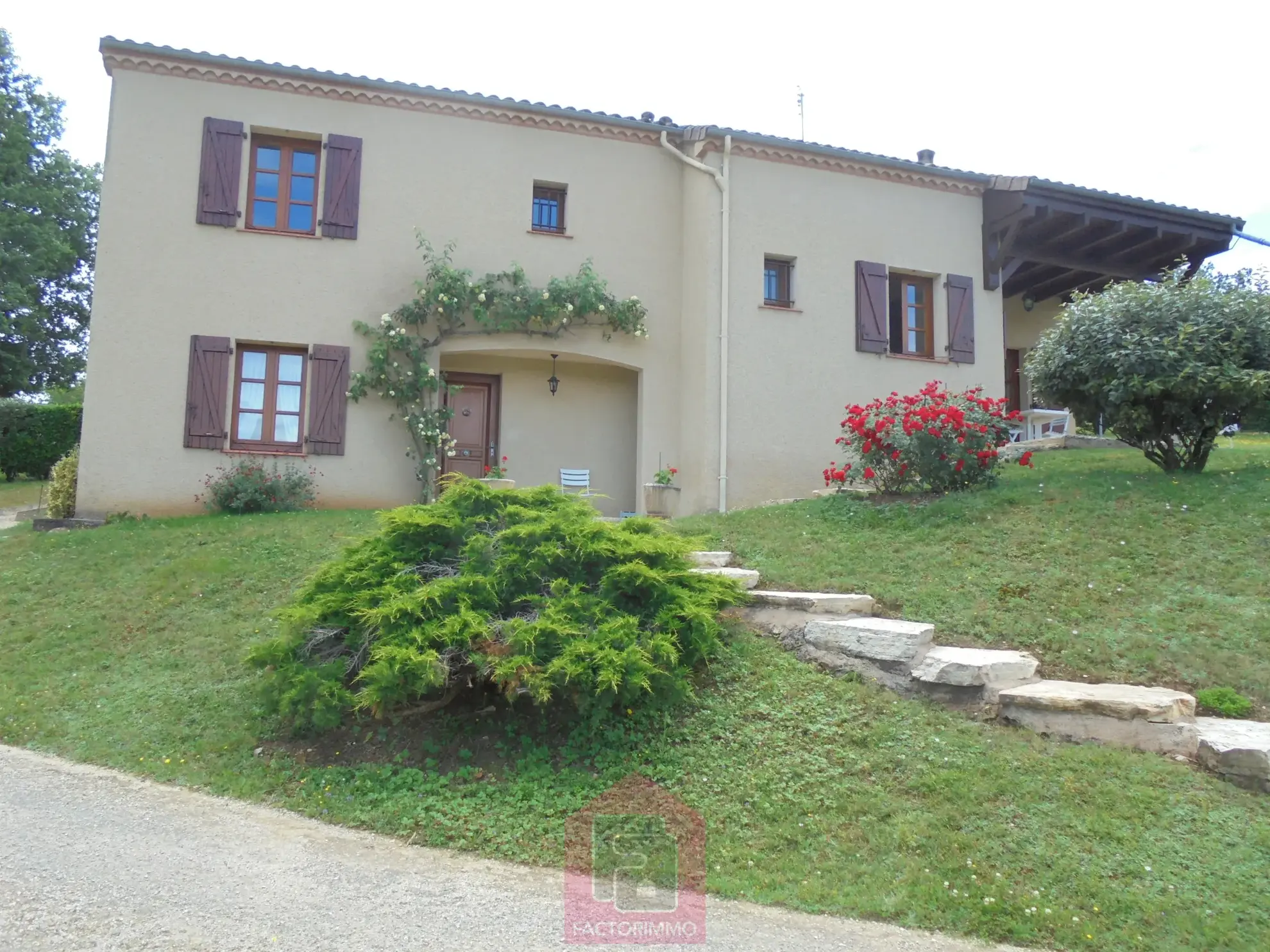 Belle maison d'architecte avec vue imprenable sur Puy l'Évêque 