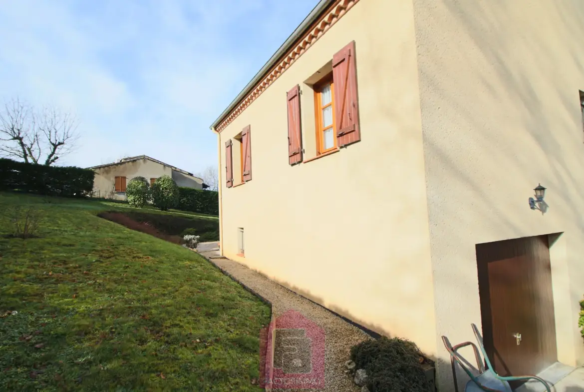 Belle maison d'architecte avec vue imprenable sur Puy l'Évêque 