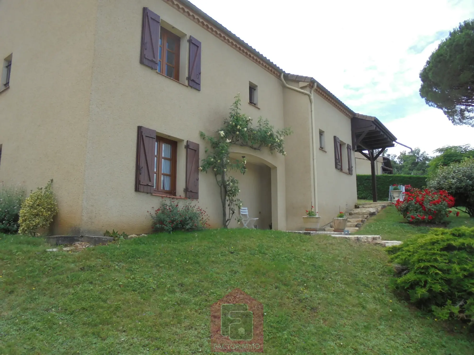 Belle maison d'architecte avec vue imprenable sur Puy l'Évêque 