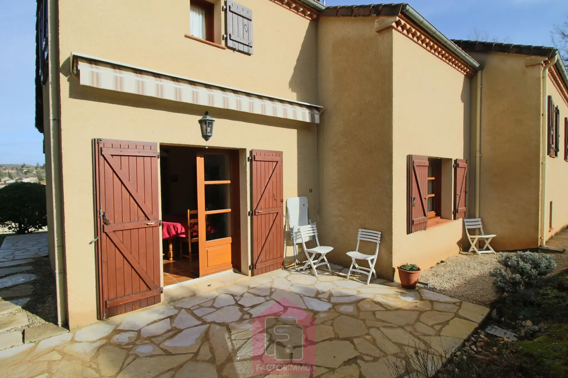 Belle maison d'architecte avec vue imprenable sur Puy l'Évêque 