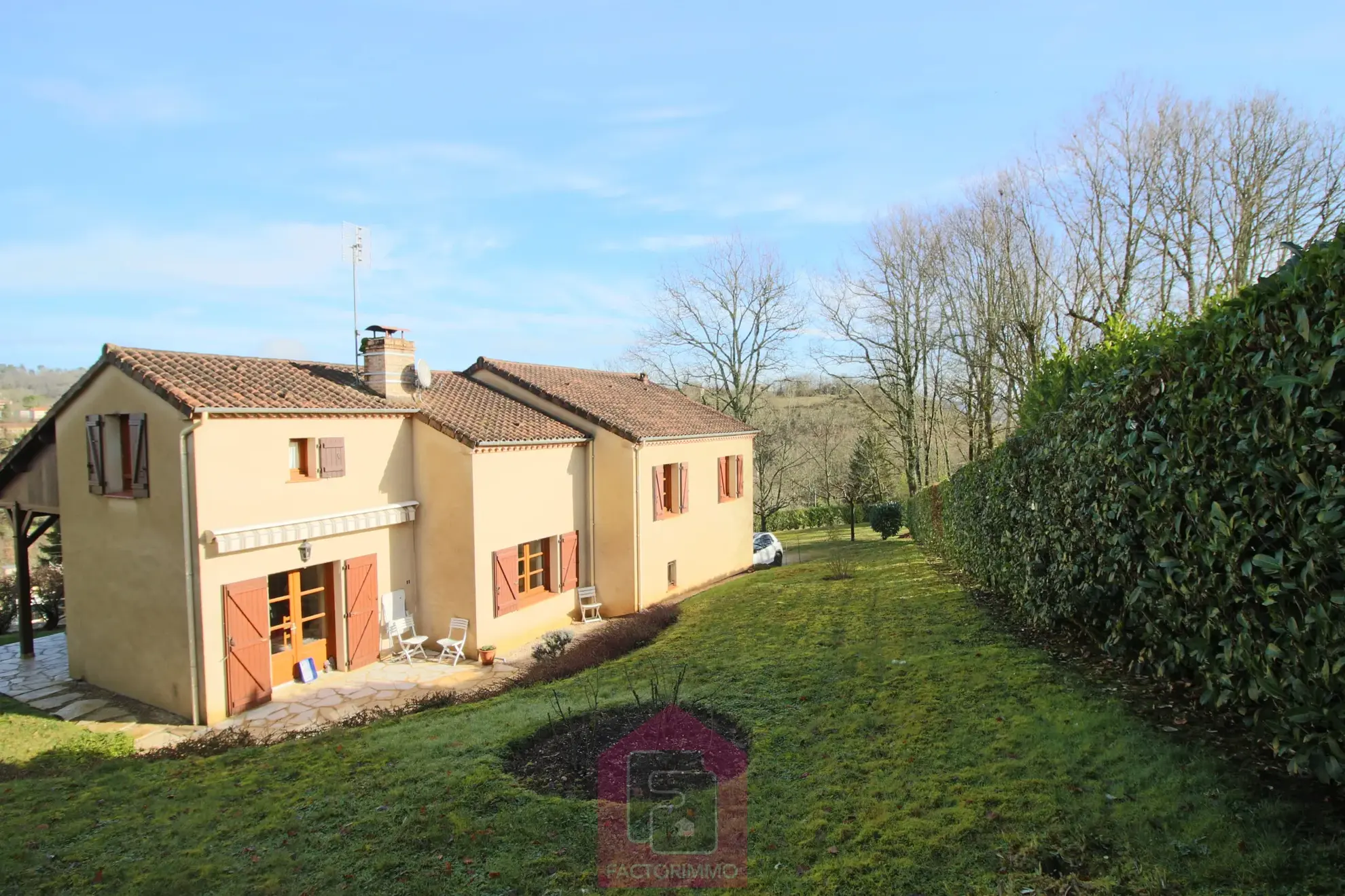 Belle maison d'architecte avec vue imprenable sur Puy l'Évêque 