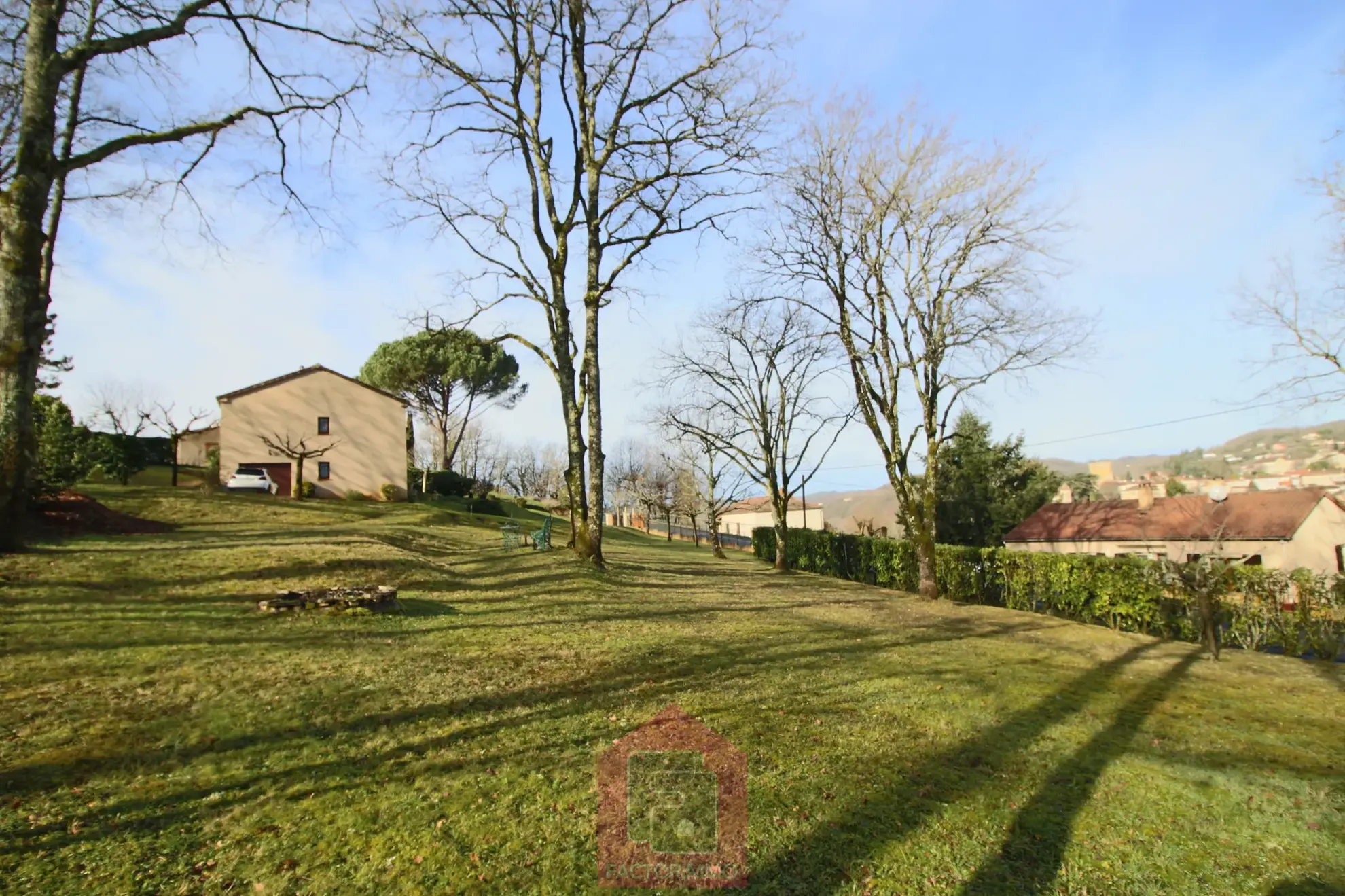 Belle maison d'architecte avec vue imprenable sur Puy l'Évêque 