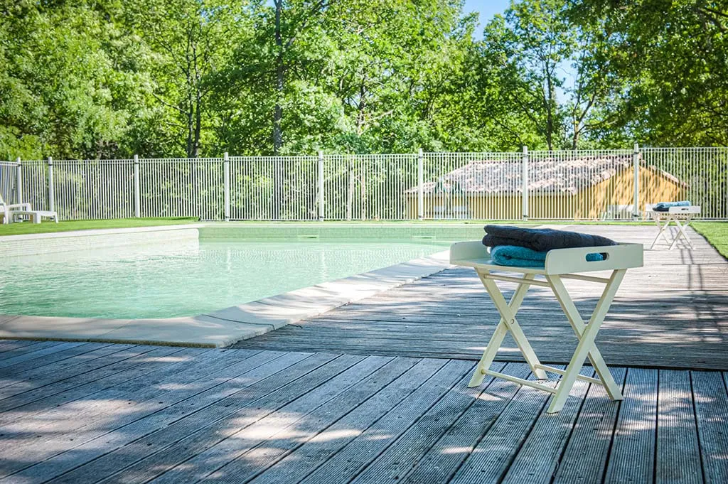 Mazet à Grignan avec jardin, terrasse et piscine 