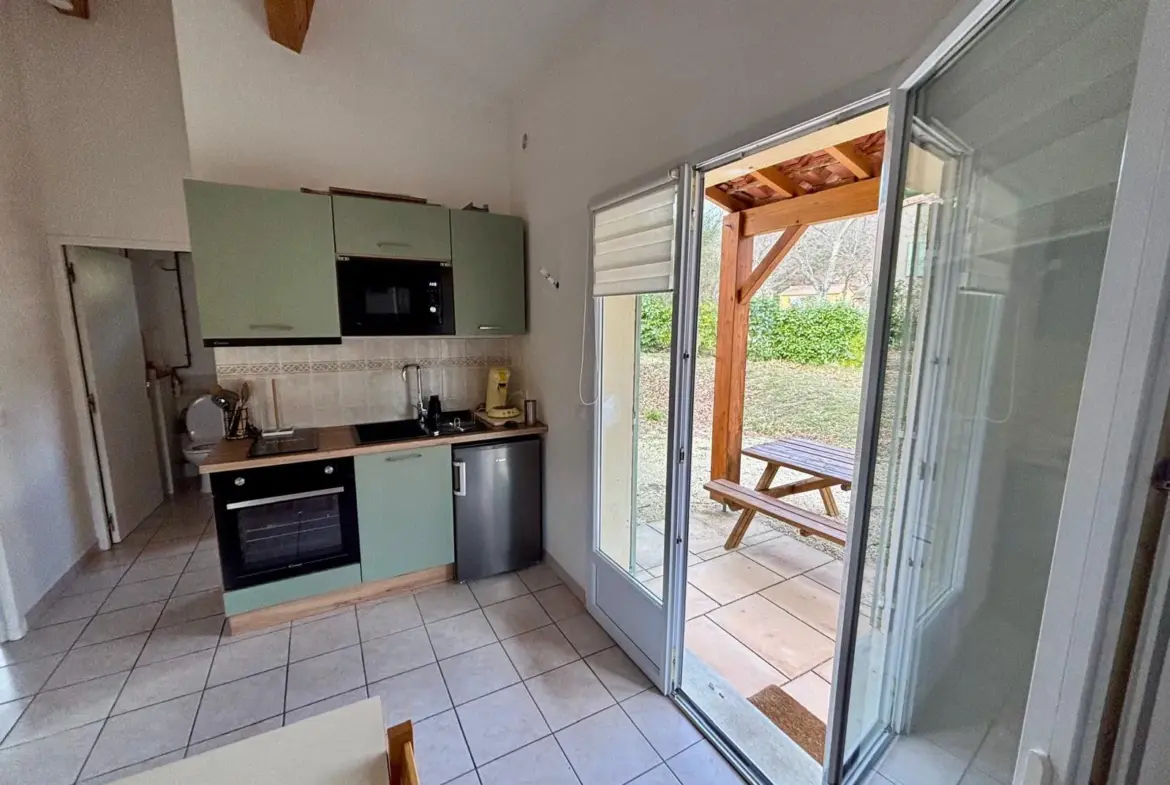 Mazet à Grignan avec jardin, terrasse et piscine 