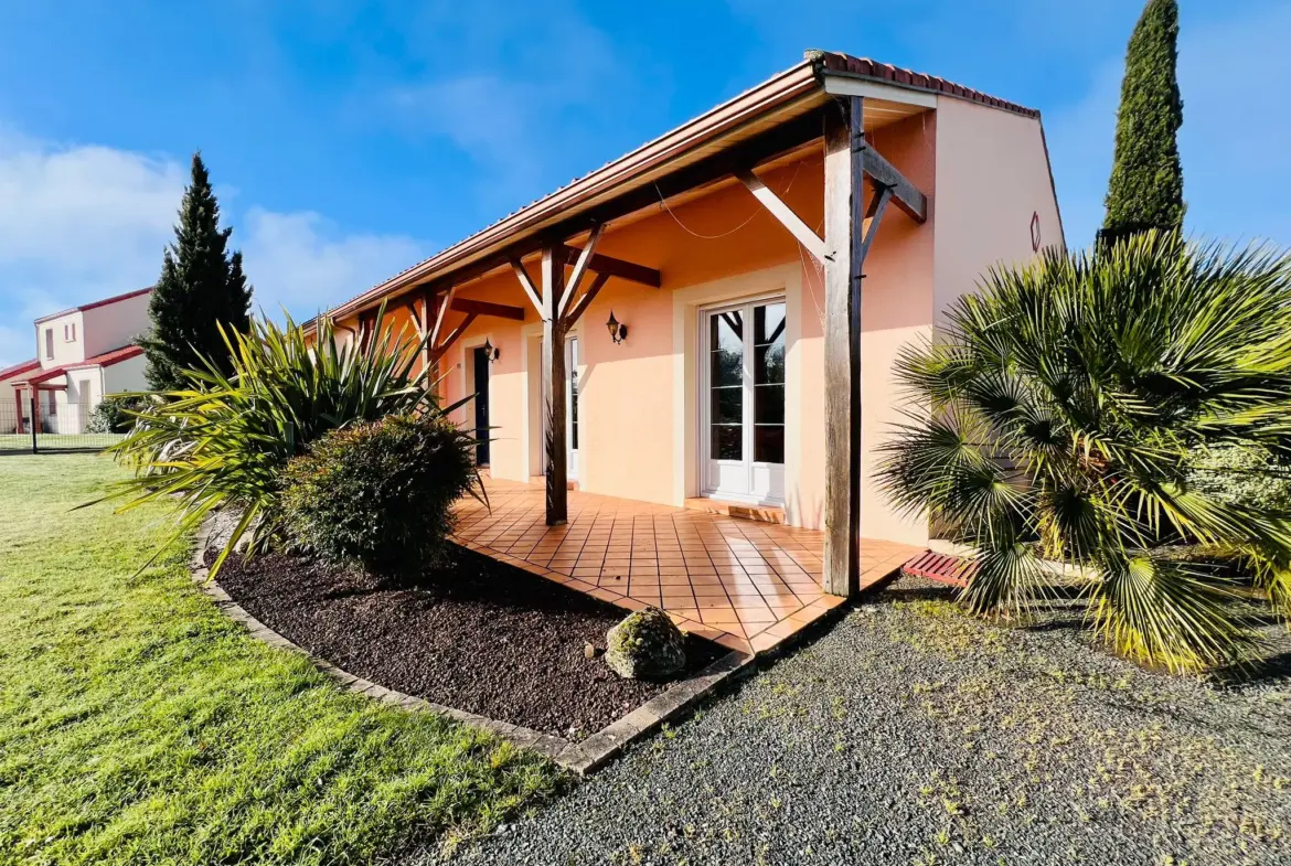 Maison spacieuse avec terrain constructible à La Remaudière 