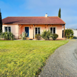 Maison spacieuse avec terrain constructible à La Remaudière