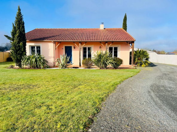 Maison spacieuse avec terrain constructible à La Remaudière