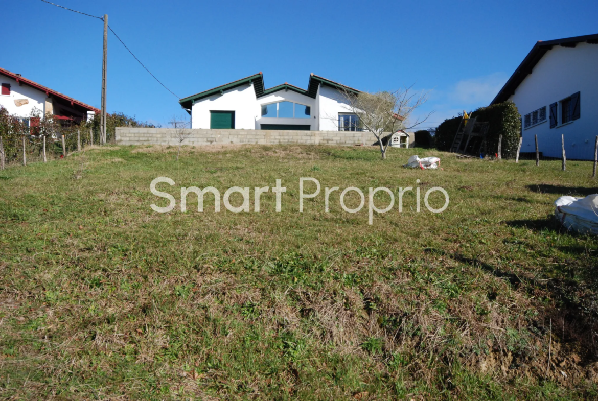 Terrain à bâtir de 440 m² à Ayherre avec vue sur les montagnes 