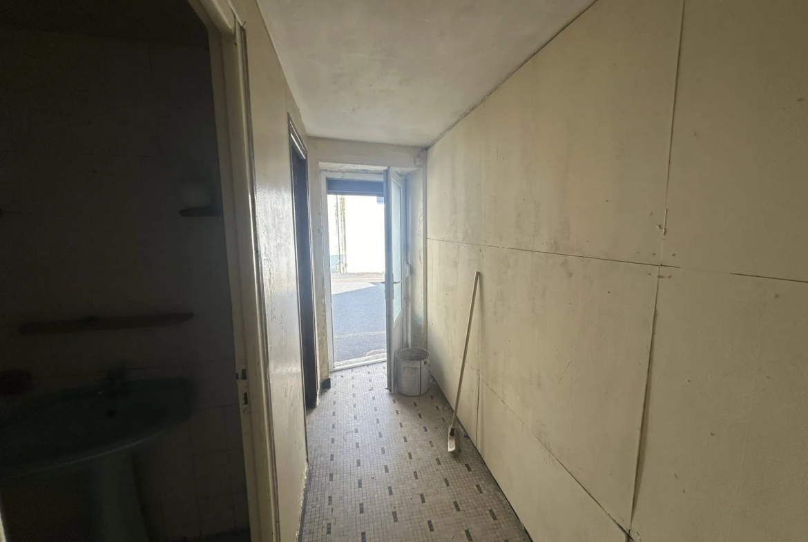 Maison de Bourg à Guenin à vendre avec 4 chambres 