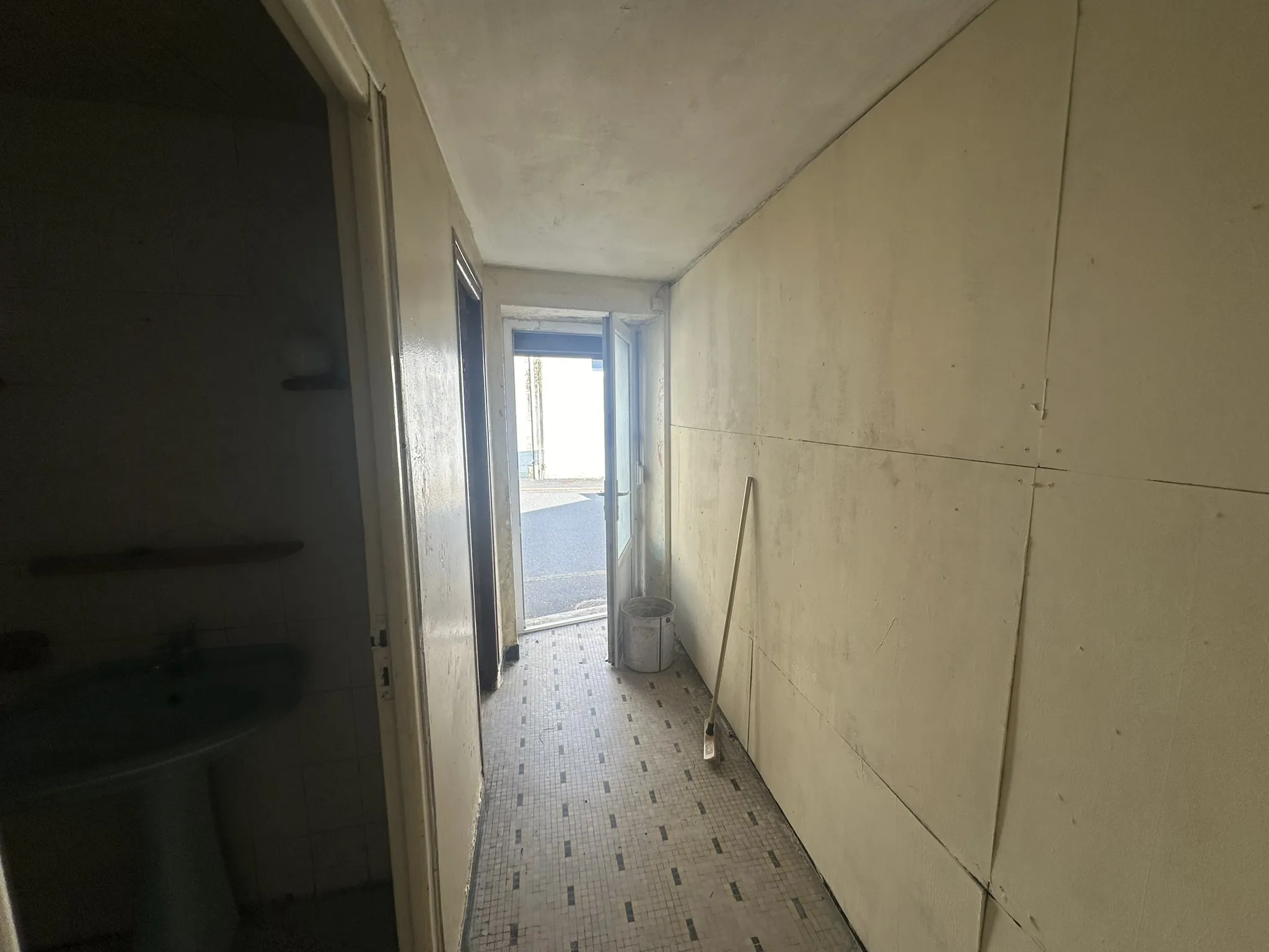 Maison de Bourg à Guenin à vendre avec 4 chambres 