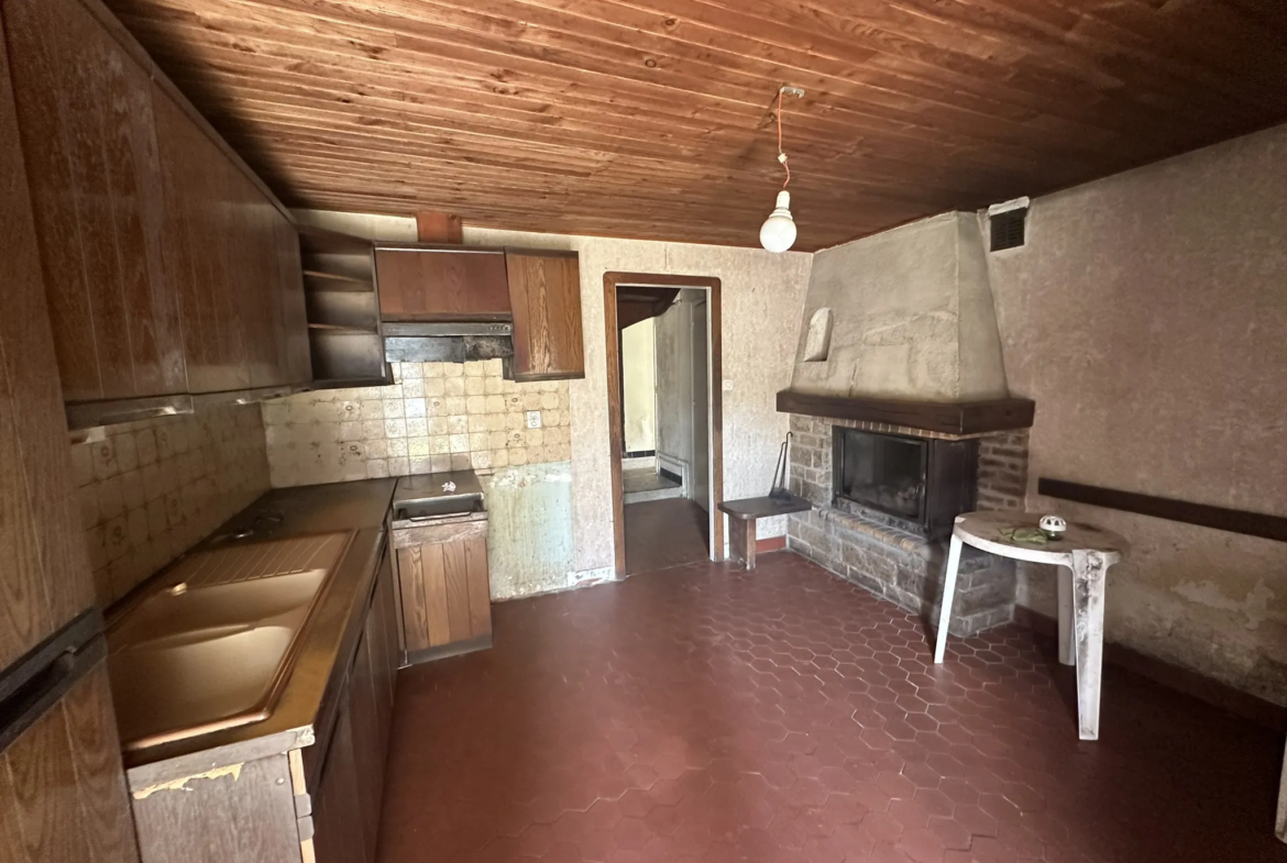 Maison de Bourg à Guenin à vendre avec 4 chambres 