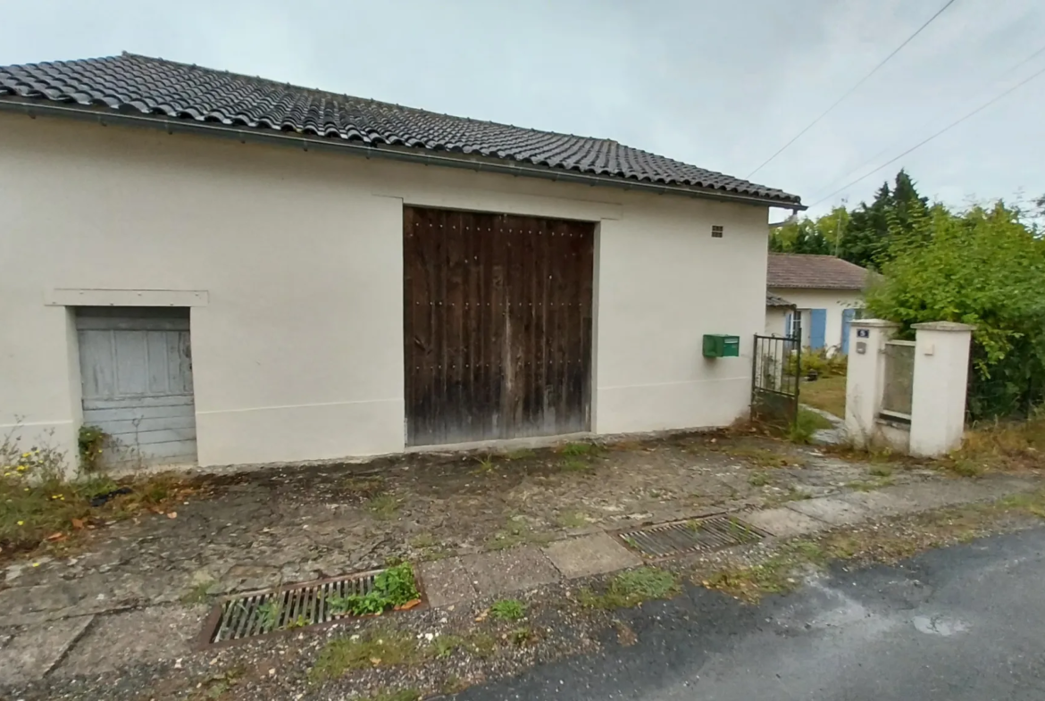 Maison en pierre rénovée avec piscine et jardin à Razac sur l'Isle 