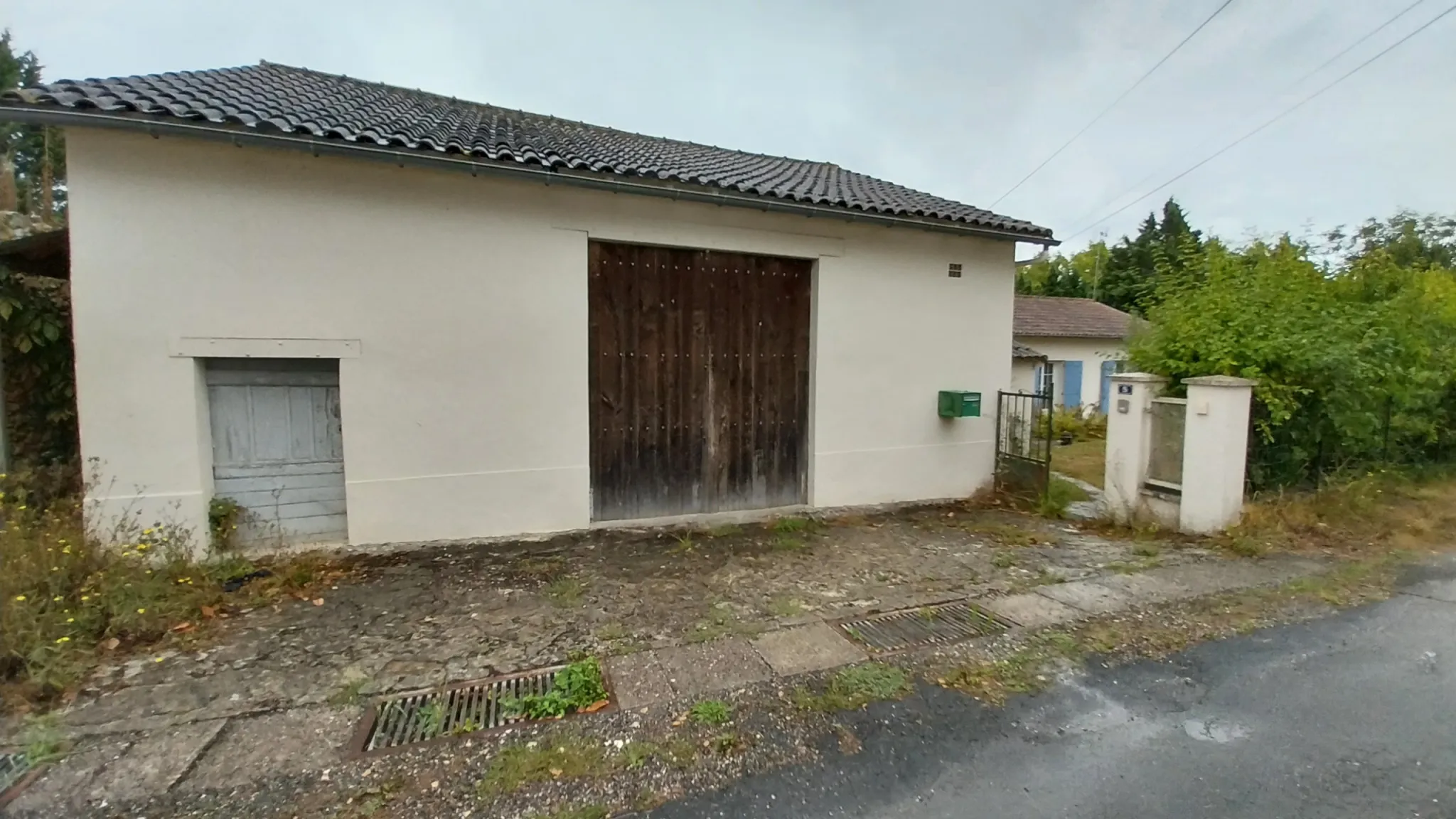 Maison en pierre rénovée avec piscine et jardin à Razac sur l'Isle 