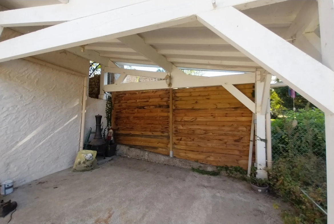 Maison en pierre rénovée avec piscine et jardin à Razac sur l'Isle 