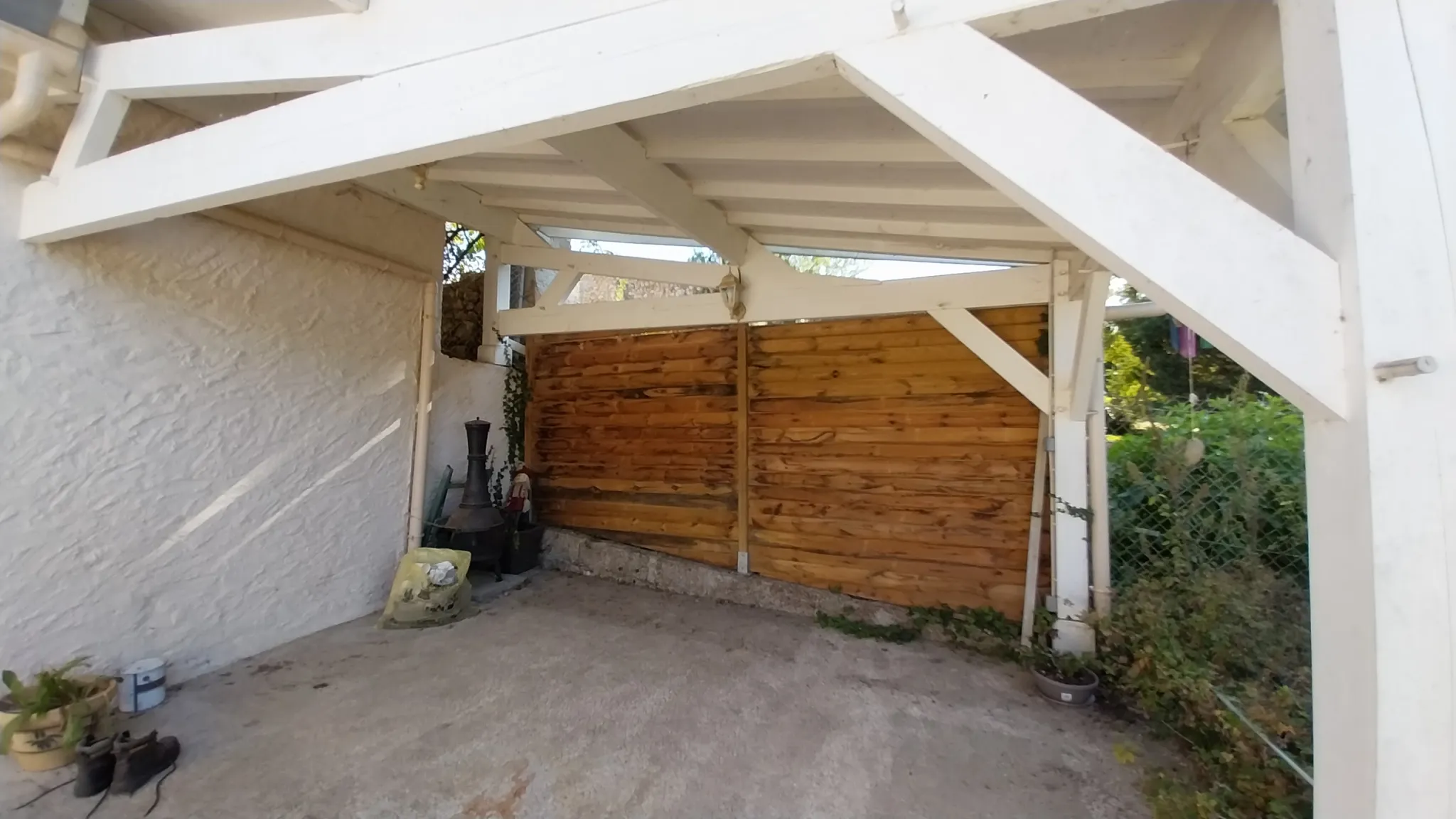 Maison en pierre rénovée avec piscine et jardin à Razac sur l'Isle 