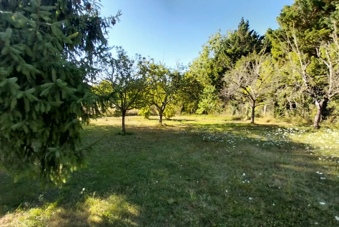 Maison en pierre rénovée avec piscine et jardin à Razac sur l'Isle 