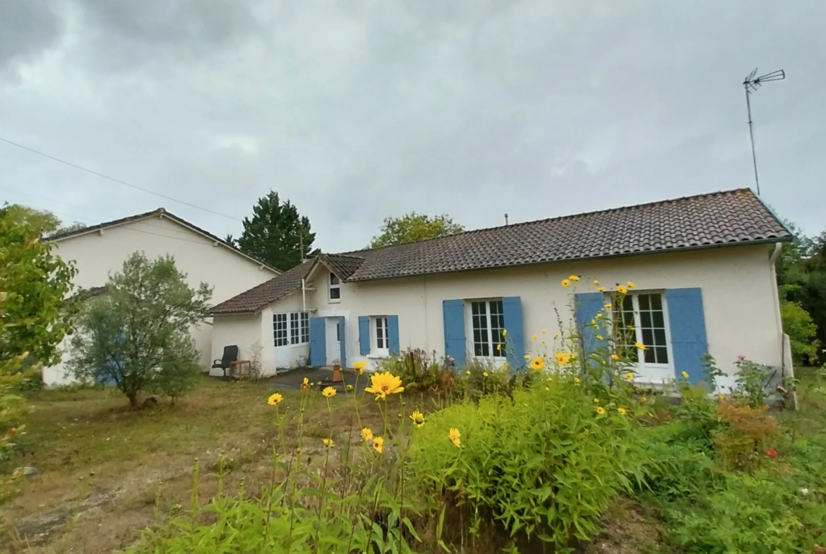 Maison en pierre rénovée avec piscine et jardin à Razac sur l'Isle 