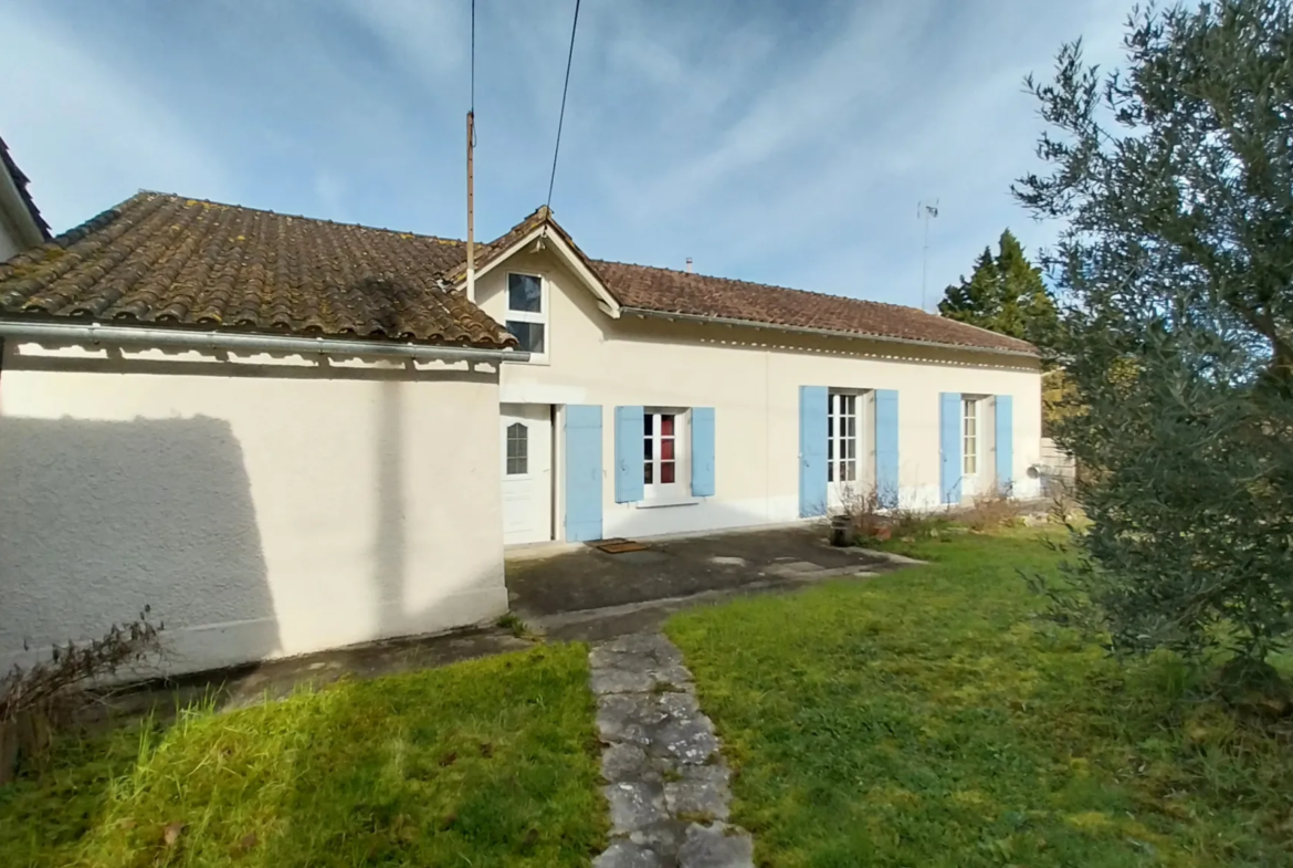 Maison en pierre rénovée avec piscine et jardin à Razac sur l'Isle 