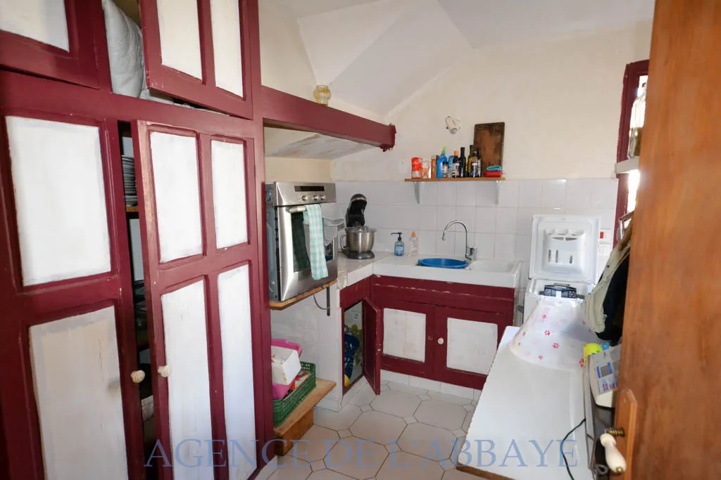 Maison à rénover à St André de Lidon - 172 m², 3 chambres, terrain de 2431 m² 