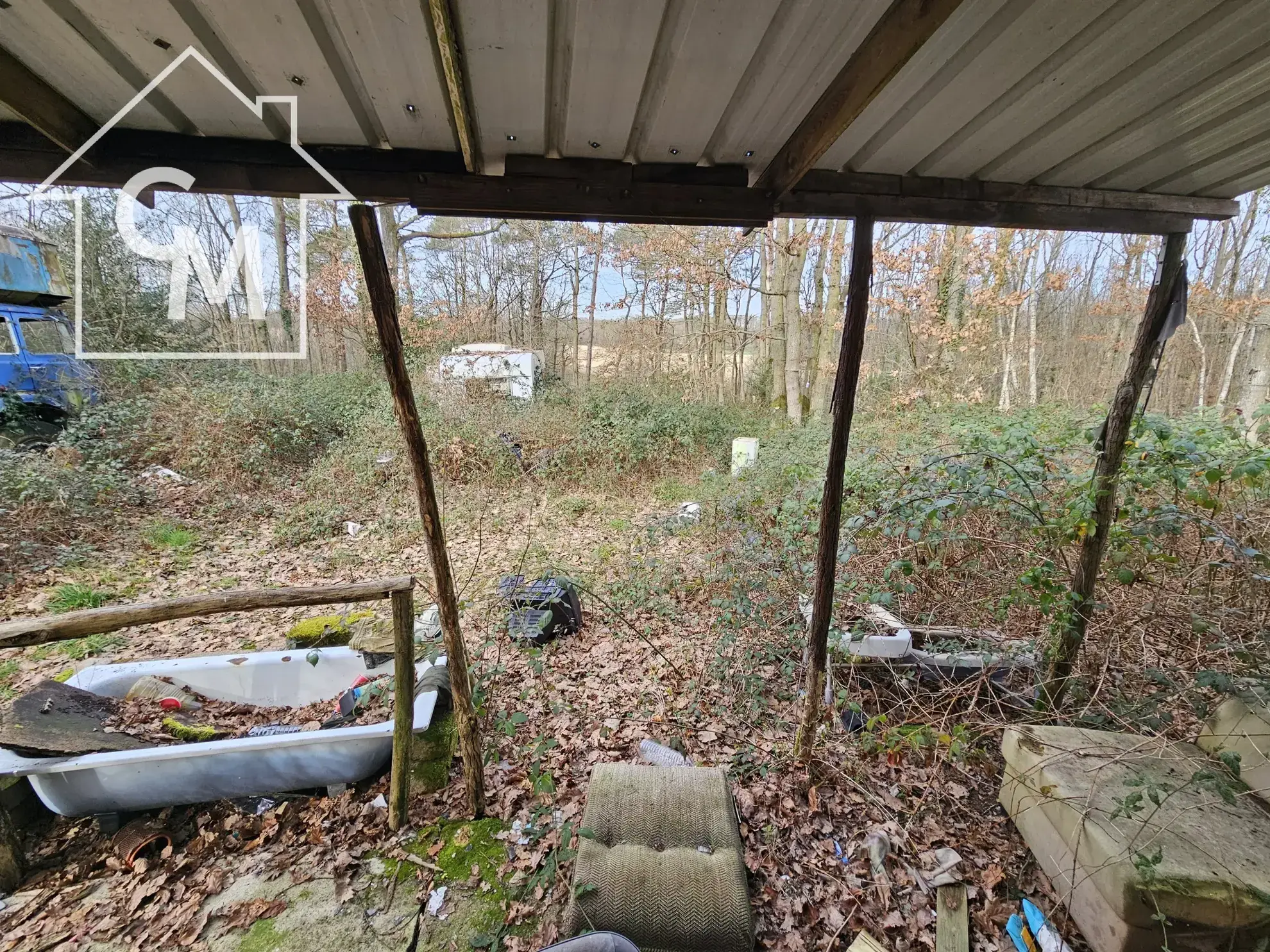 Terrain de loisirs avec chalet à rénover à Ferrières-en-Gâtinais 