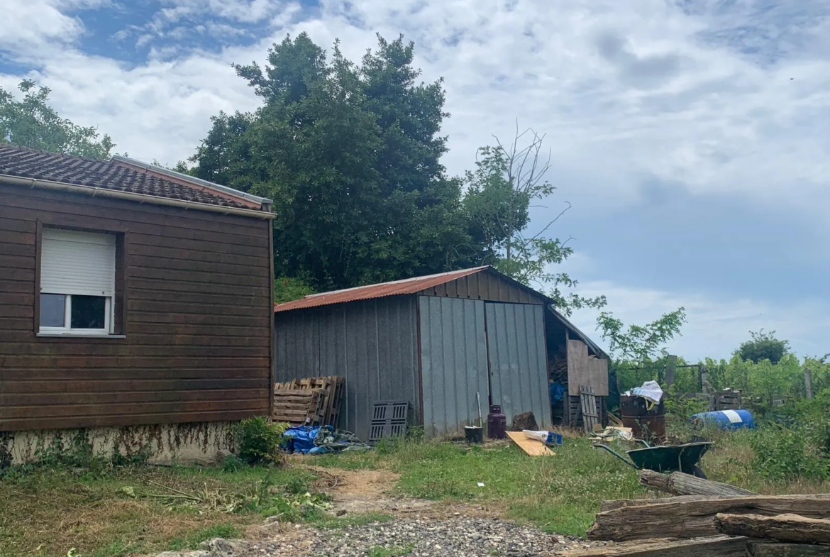 Maison individuelle à Soussac : 3 chambres, garage et grand jardin 