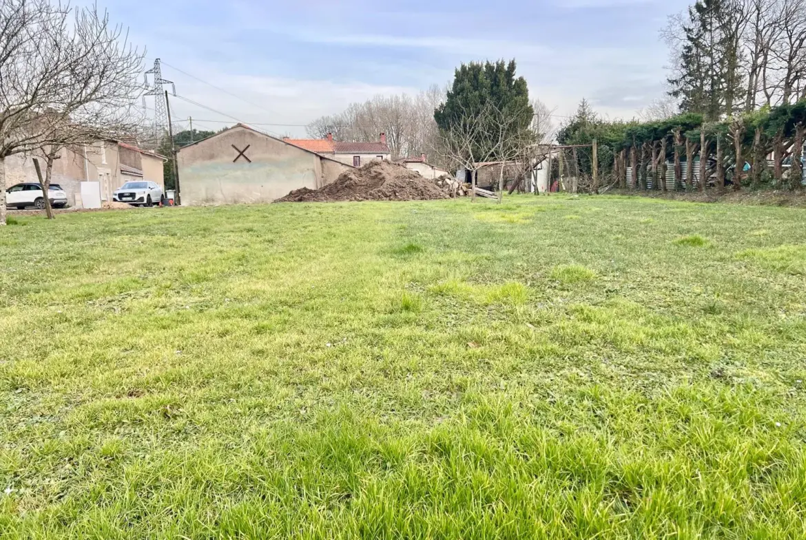 Terrain constructible de 757 m² à vendre au Pallet 