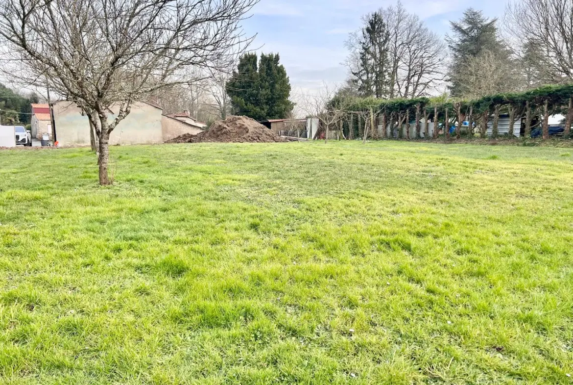 Terrain constructible de 757 m² à vendre au Pallet 