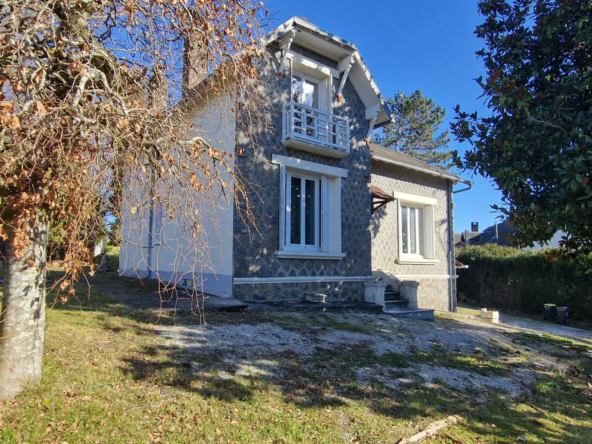 Maison en pierres avec parc de 3000 m² à Lubersac