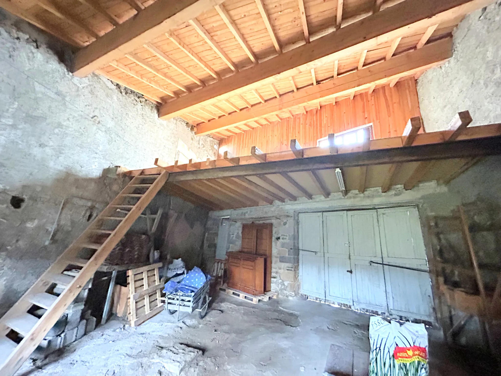 Maison de Ville à Rozier-Côtes-d'Aurec avec Jardin et Hangar 