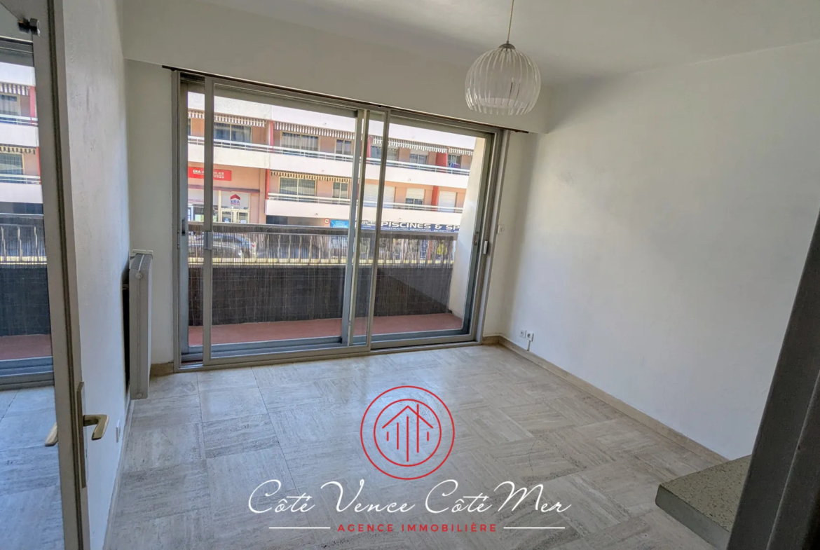 À vendre : Studio de 20 m² à Vence avec cave 